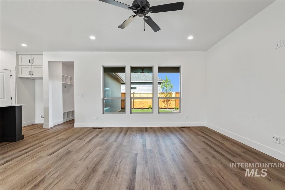 11201 S Corballis Ln