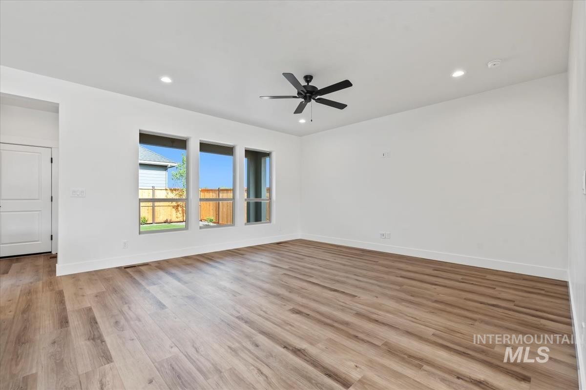 11201 S Corballis Ln