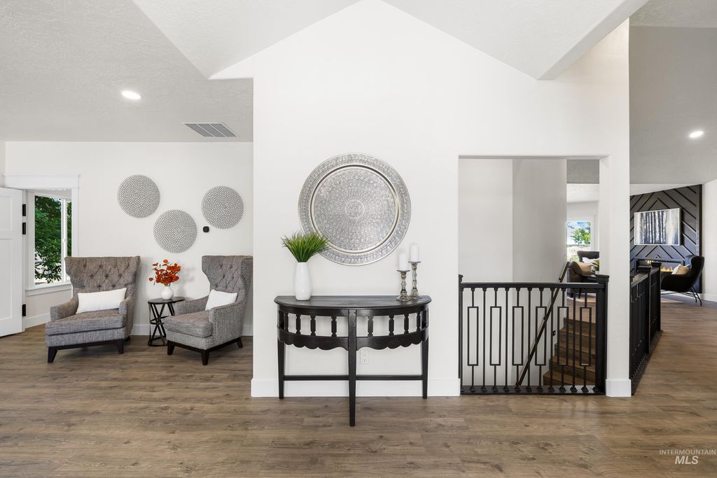 Photo of 1910 W Campo Ln, Eagle, ID 83616 (MLS # 98962073)