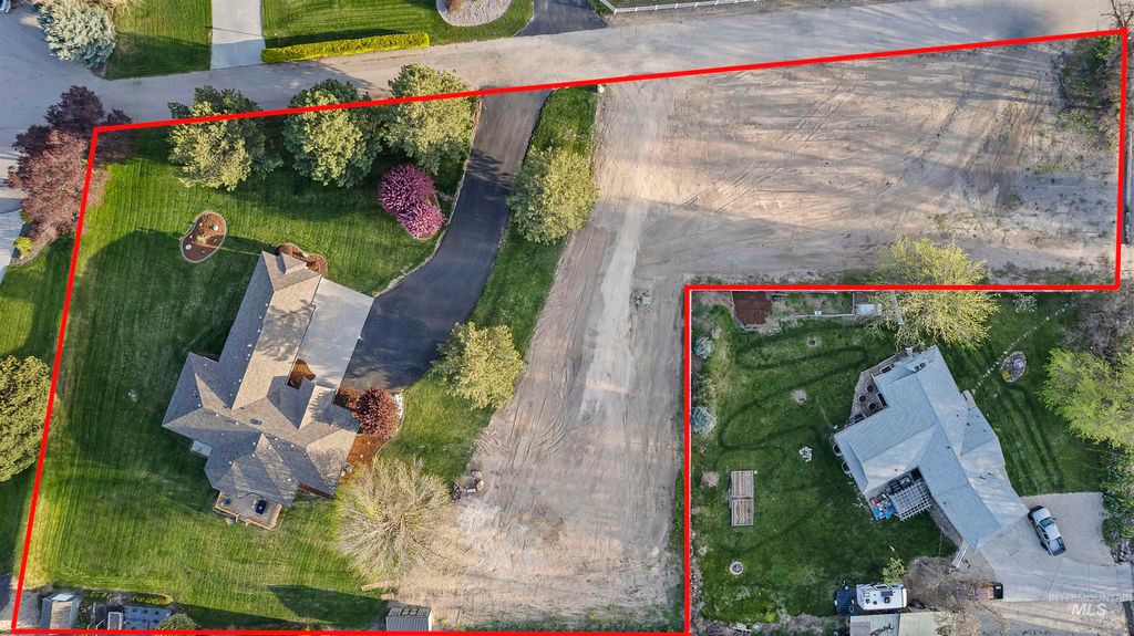 Photo of 1910 W Campo Ln, Eagle, ID 83616 (MLS # 98962073)