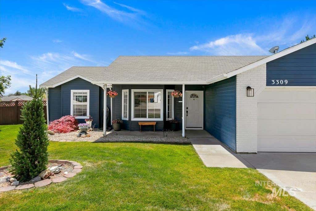 Photo of 3309 Robinhood Loop, Nampa, ID 83687 (MLS # 98994938)