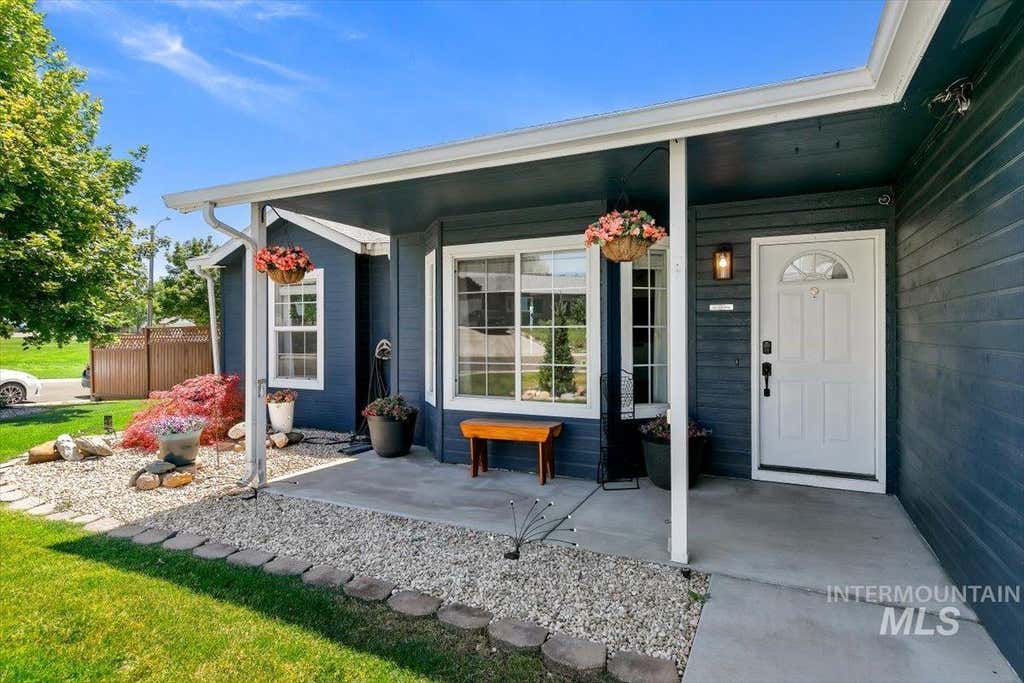 Photo of 3309 Robinhood Loop, Nampa, ID 83687 (MLS # 98994938)