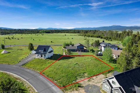 Photo of 16 White Fir Loop, Donnelly, ID 83615 (MLS # 98940318)