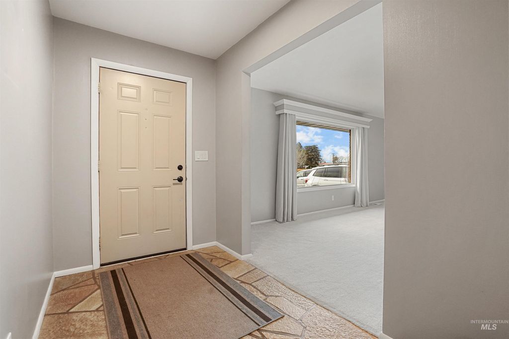 Photo of 206 Pleasant Way, Rupert, ID 83350 (MLS # 98976641)