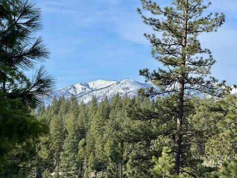 Photo of 11 Augustus Way, Cascade, ID 83611 (MLS # 98970974)