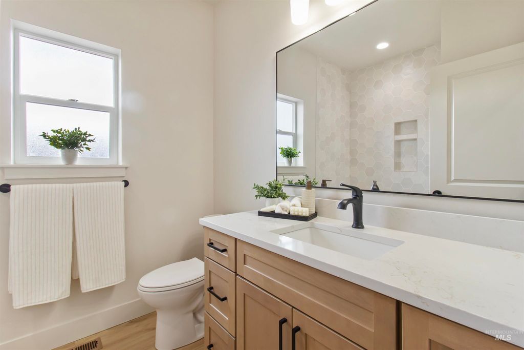 Photo of 1423 Sierra Way, Kimberly, ID 83341 (MLS # 98972471)