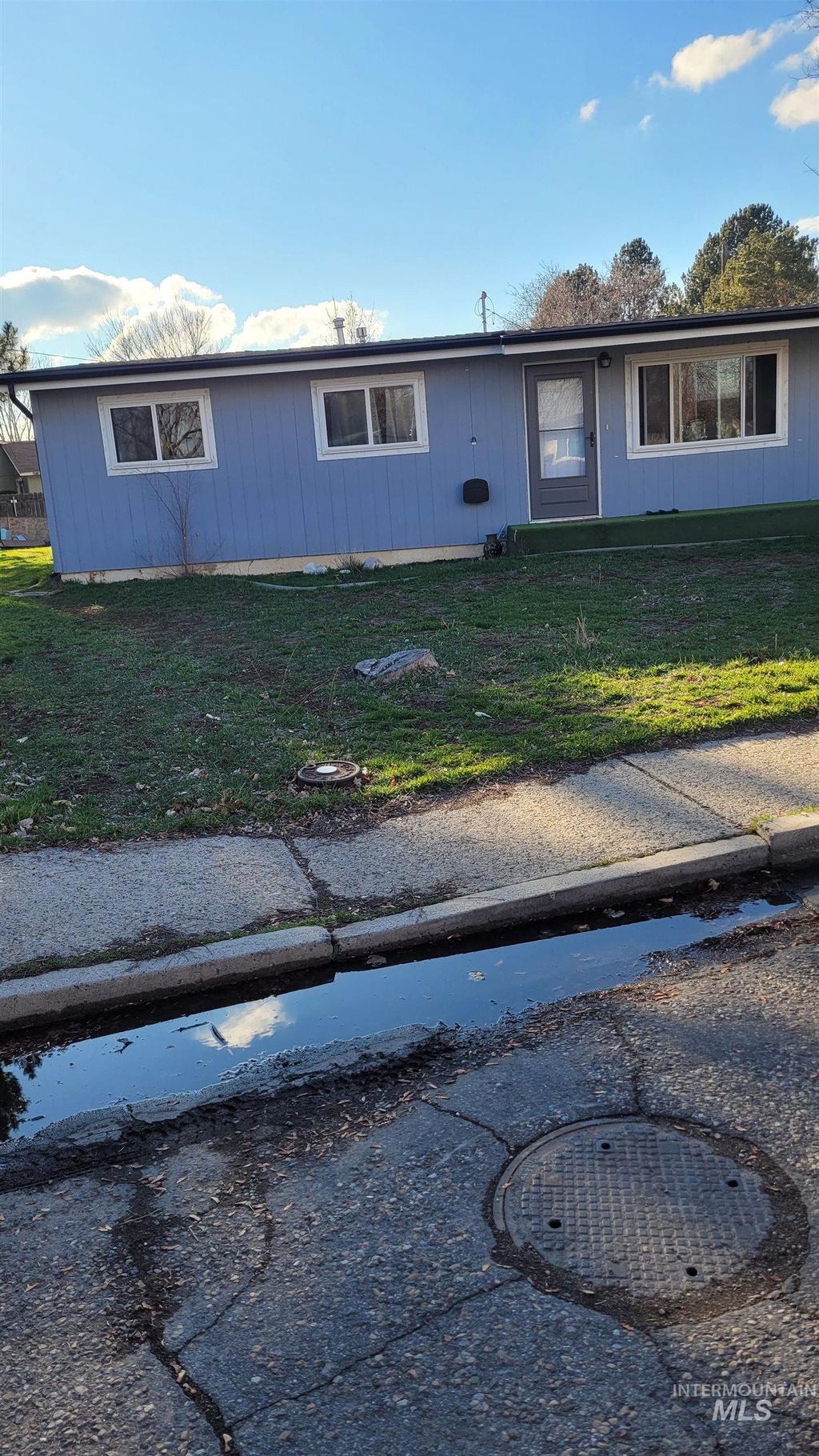 Photo of 413 N 4th W, Mountain Home, ID 83647 (MLS # 98977072)