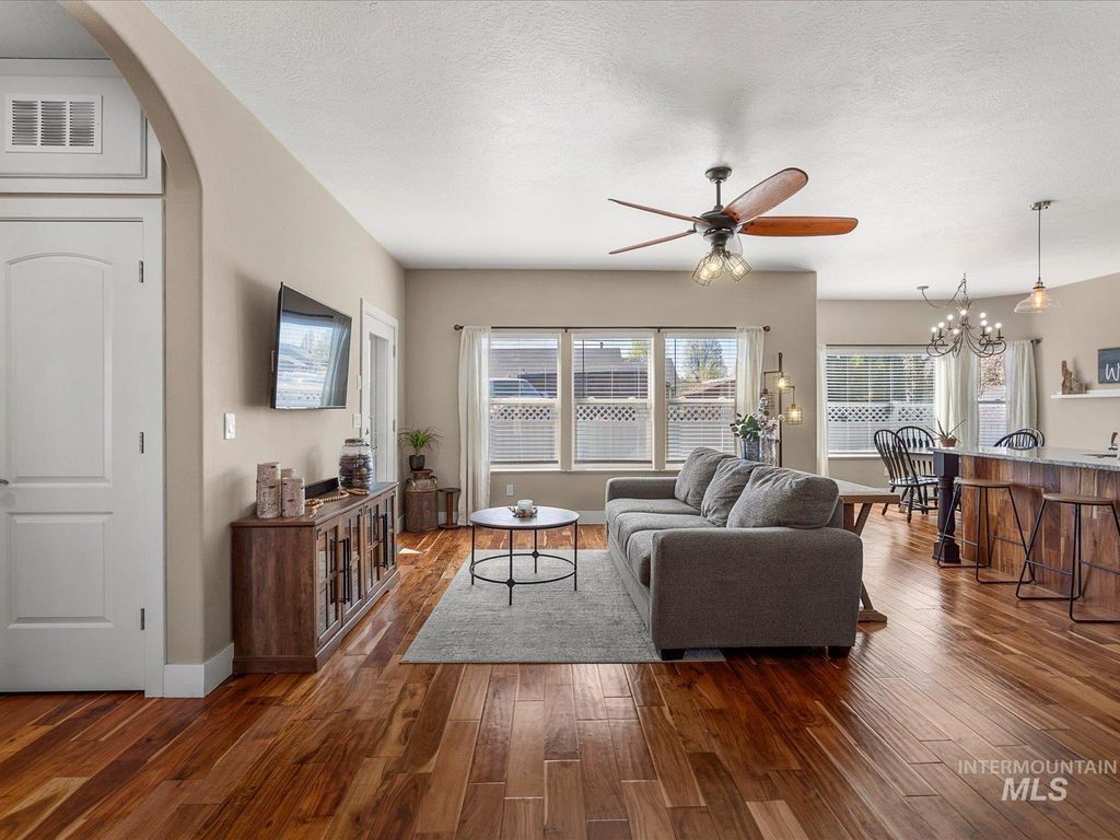 Photo of 2560 NE 16th Avenue, Payette, ID 83661 (MLS # 98981661)