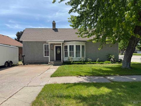 Photo of 104 E B Street, Shoshone, ID 83352 (MLS # 98949528)