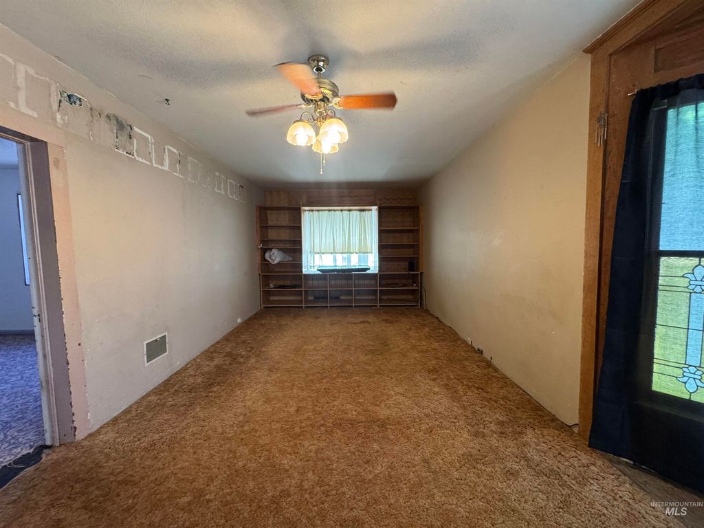 Photo of 104 E B Street, Shoshone, ID 83352 (MLS # 98949528)