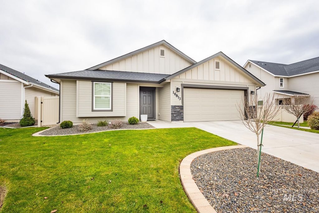 Photo of 16813 N Breeds Hill Ave, Nampa, ID 83687 (MLS # 98968106)