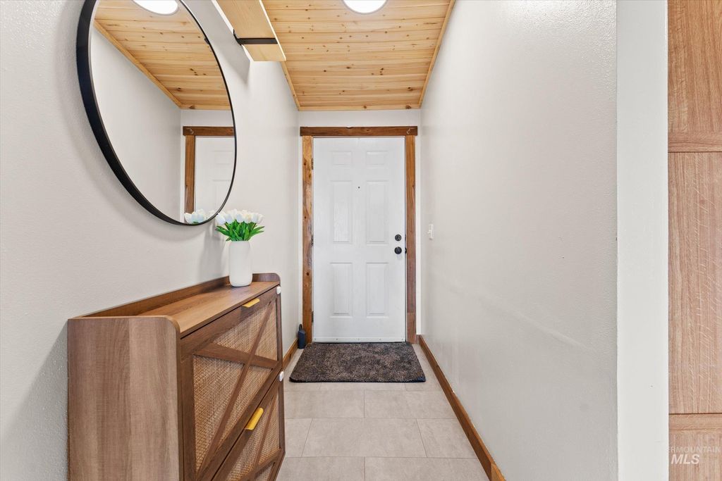 Photo of 10653 Valley Hi Road, Middleton, ID 83644 (MLS # 98979164)