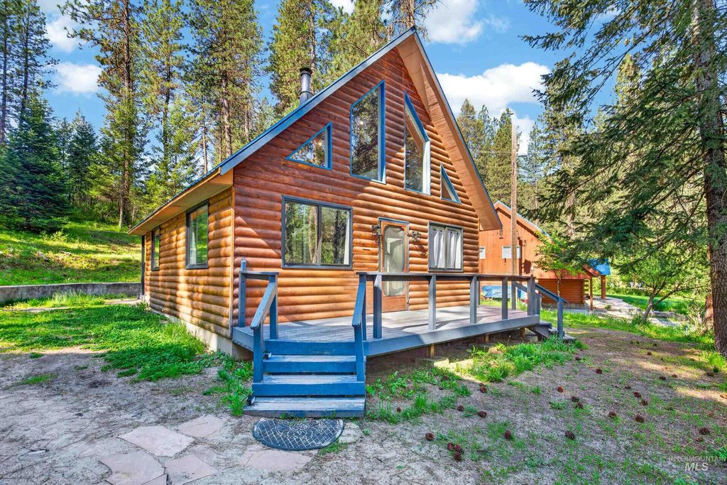 Photo of 5 Pump House Rd, Garden Valley, ID 83622 (MLS # 98985959)