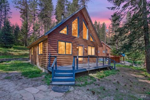 Photo of 5 Pump House Rd, Garden Valley, ID 83622 (MLS # 98985959)