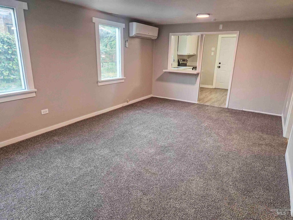 Photo of 599 Jefferson St, Twin Falls, ID 83301 (MLS # 98999542)