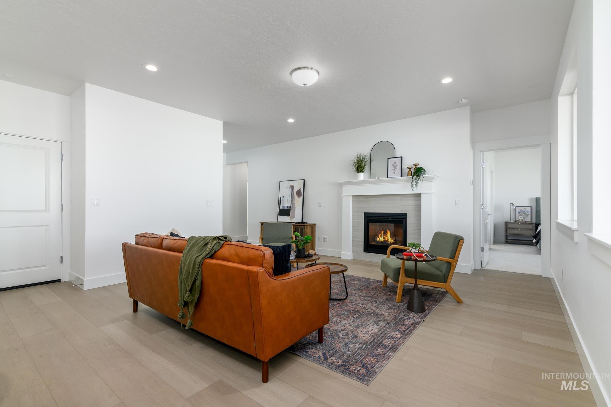 6030 N Pewter Point St