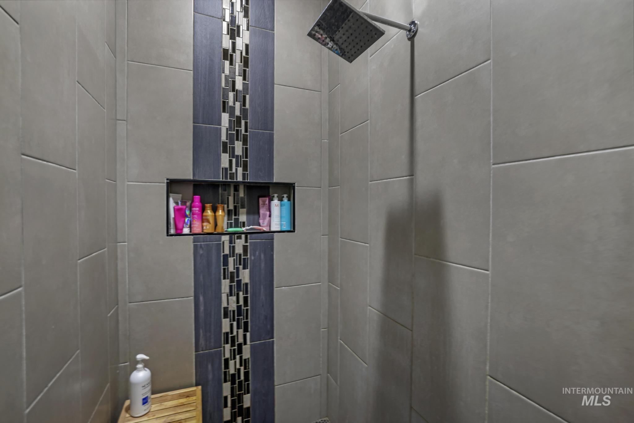 Twin Falls, Idaho 83301, United States, 4 Bedrooms Bedrooms, ,3 BathroomsBathrooms,Residential,Active,252477