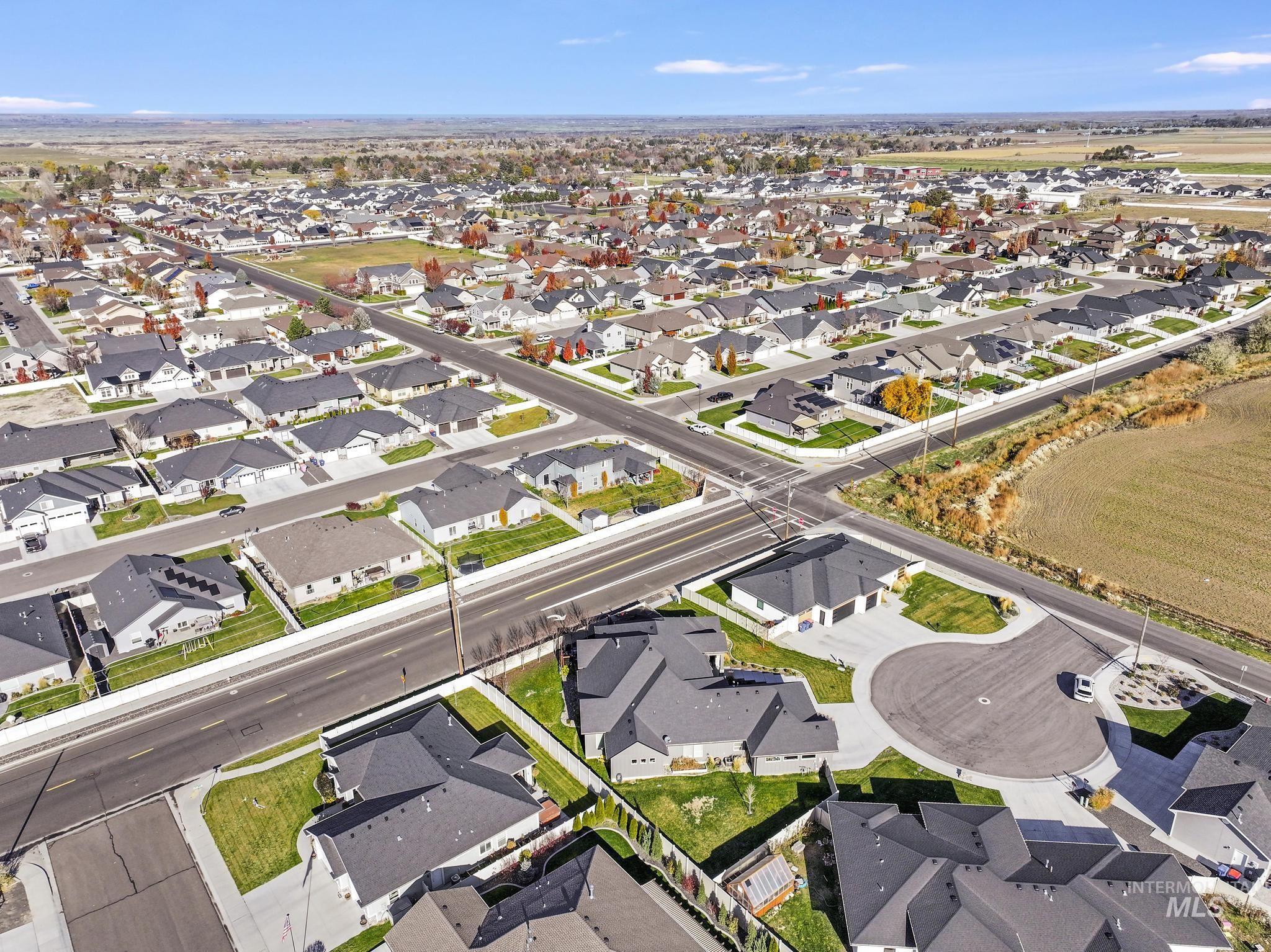 Twin Falls, Idaho 83301, United States, 4 Bedrooms Bedrooms, ,3 BathroomsBathrooms,Residential,Active,252477