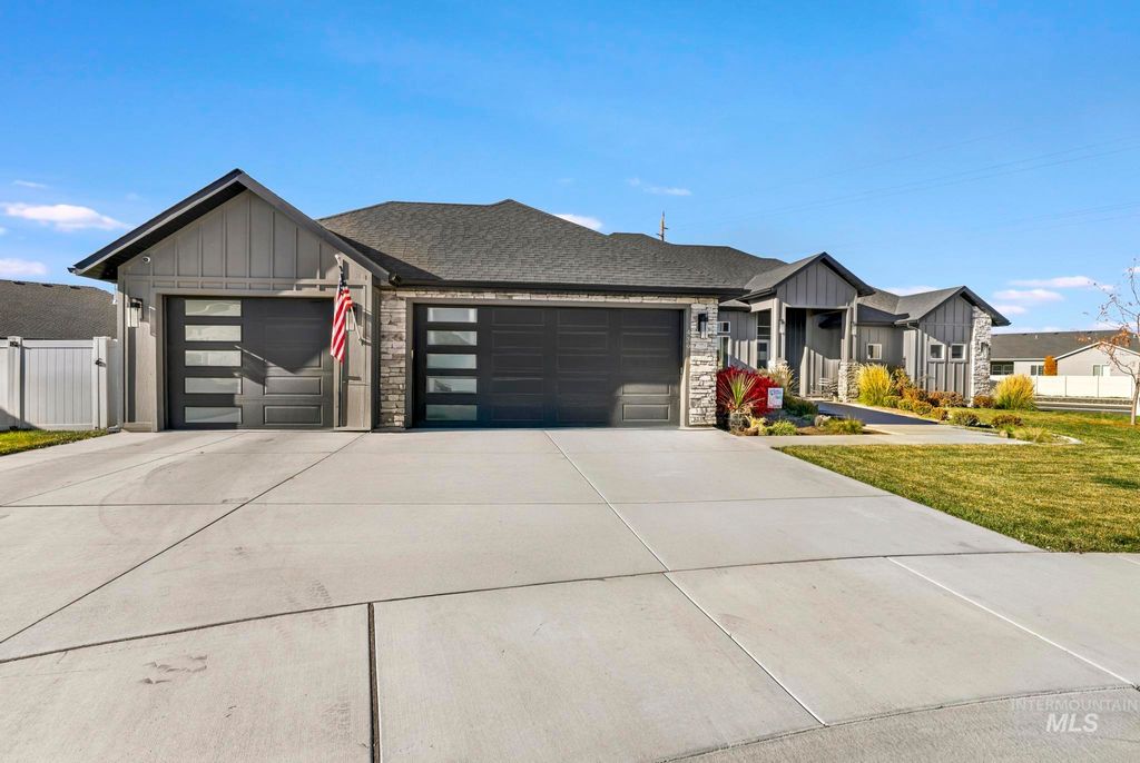 Photo of 439 N Meadowview Lane N Ln, Twin Falls, ID 83301 (MLS # 98969216)