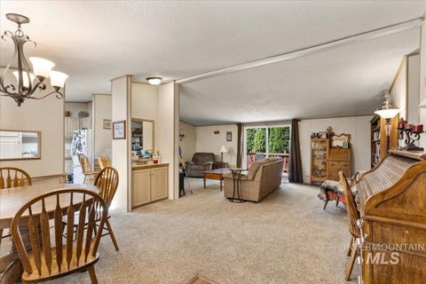 Photo of 2206 W Oxford Circle, Coeur dAlene, ID 83815 (MLS # 98984601)