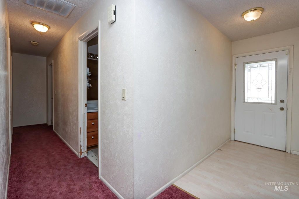 Photo of 1302 SW 12th St, Ontario, OR 97914 (MLS # 98979744)