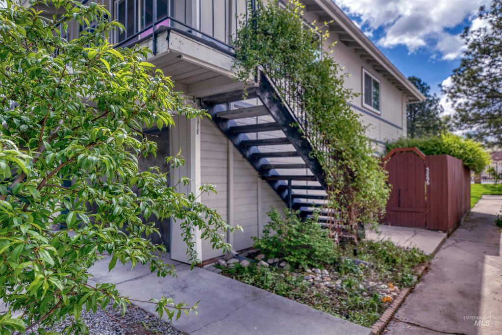 Photo of 5268 W Kootenai St, Boise, ID 83705 (MLS # 98982540)