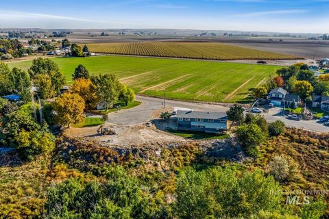 Photo of 905 N Verina Circle, Parma, ID 83660 (MLS # 98959926)