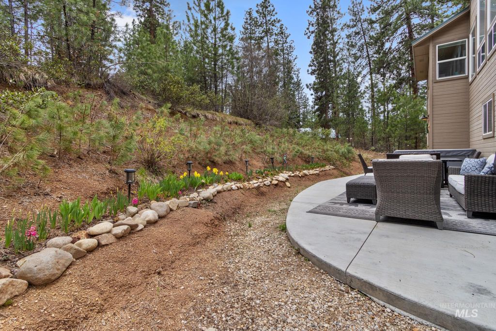 Photo of 16 Grouse Road, Idaho City, ID 83631 (MLS # 98983581)