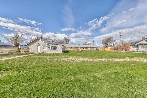 107 SE 5th Ave Ontario OR 97914