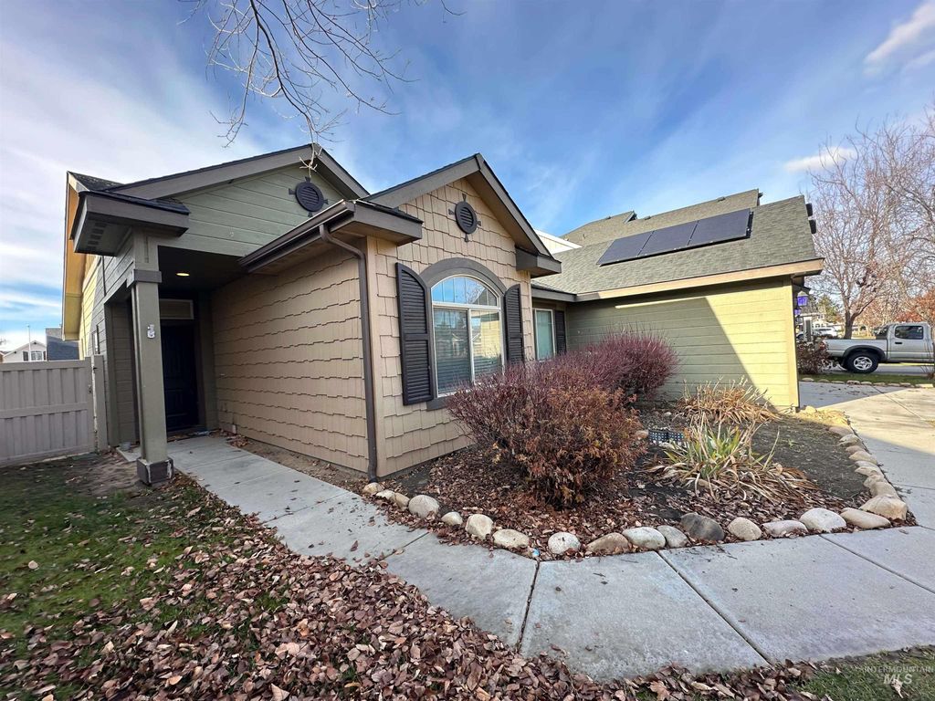 Photo of 1817 Ridge Way, Middleton, ID 83644 (MLS # 98970377)