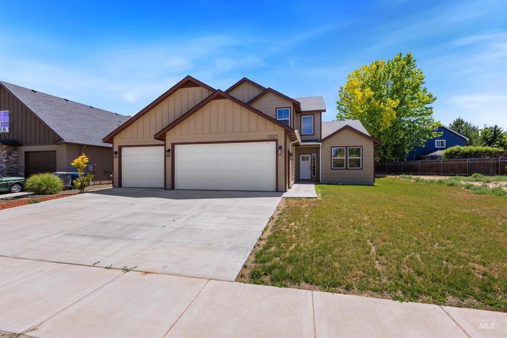 Photo of 1207 W Blaine Ave, Nampa, ID 83651 (MLS # 98990602)
