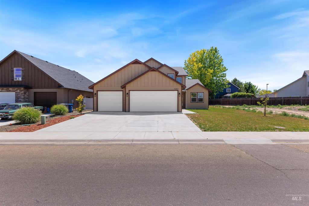 Photo of 1207 W Blaine Ave, Nampa, ID 83651 (MLS # 98990602)