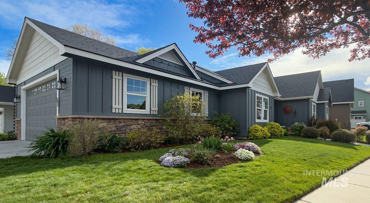 1749 E Sagemoor Drive