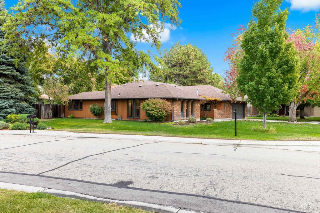 Photo of 3602 S Vintage Way, Boise, ID 83703 (MLS # 98963849)