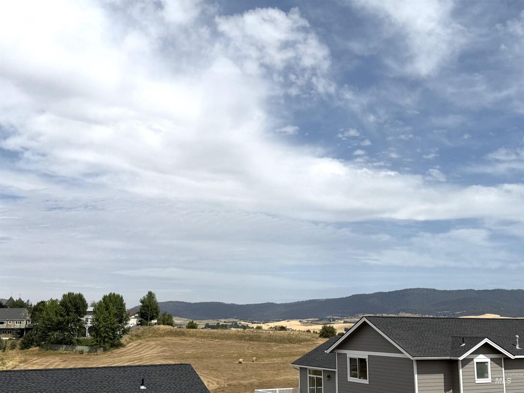 Photo of 415 Ryan Lane, Moscow, ID 83843 (MLS # 98957008)