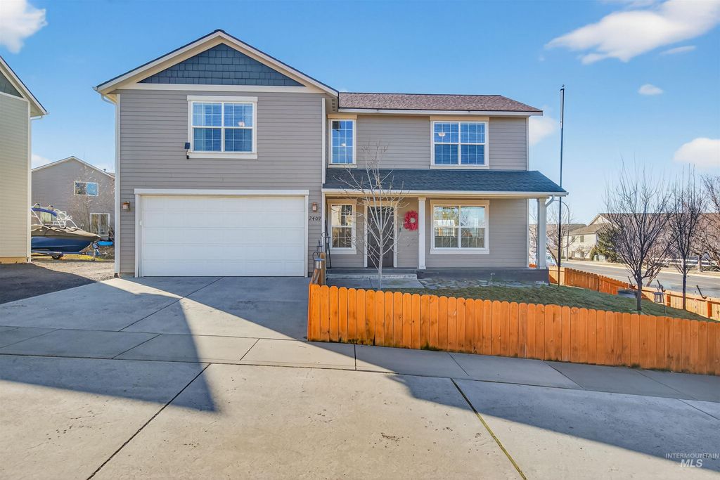 Photo of 2409 White Ave, Moscow, ID 83843 (MLS # 98974580)