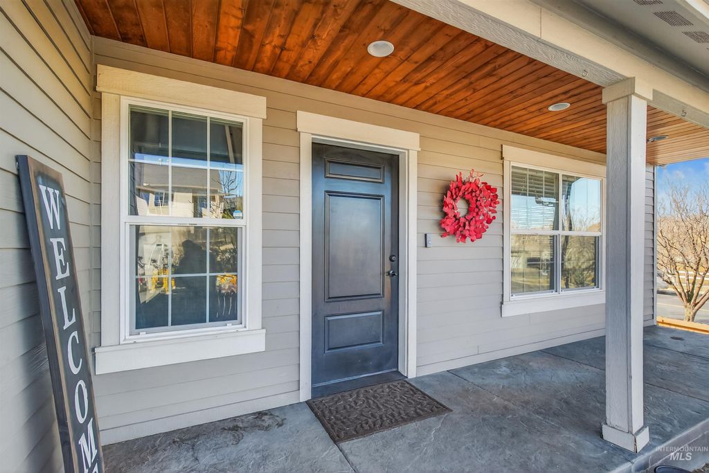 Photo of 2409 White Ave, Moscow, ID 83843 (MLS # 98974580)