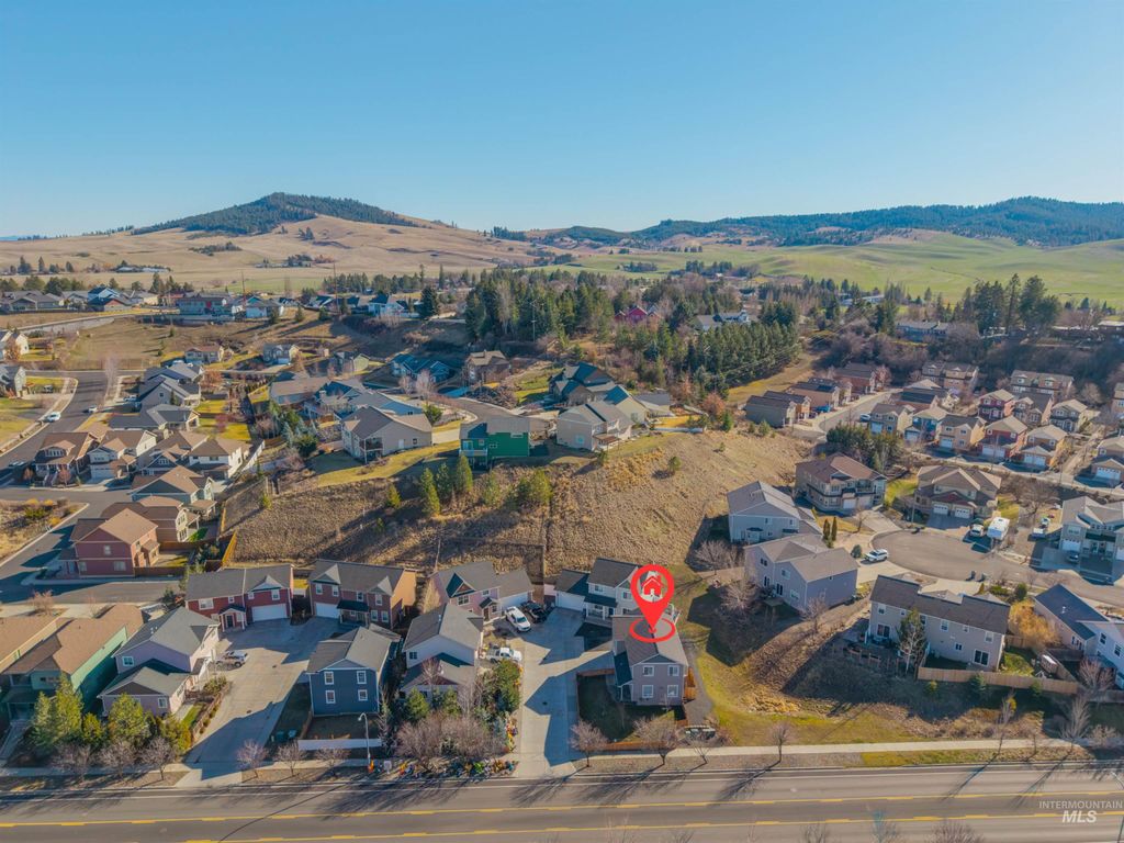 Photo of 2409 White Ave, Moscow, ID 83843 (MLS # 98974580)