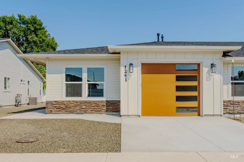 1241 Phillips Circle Ontario OR 97914