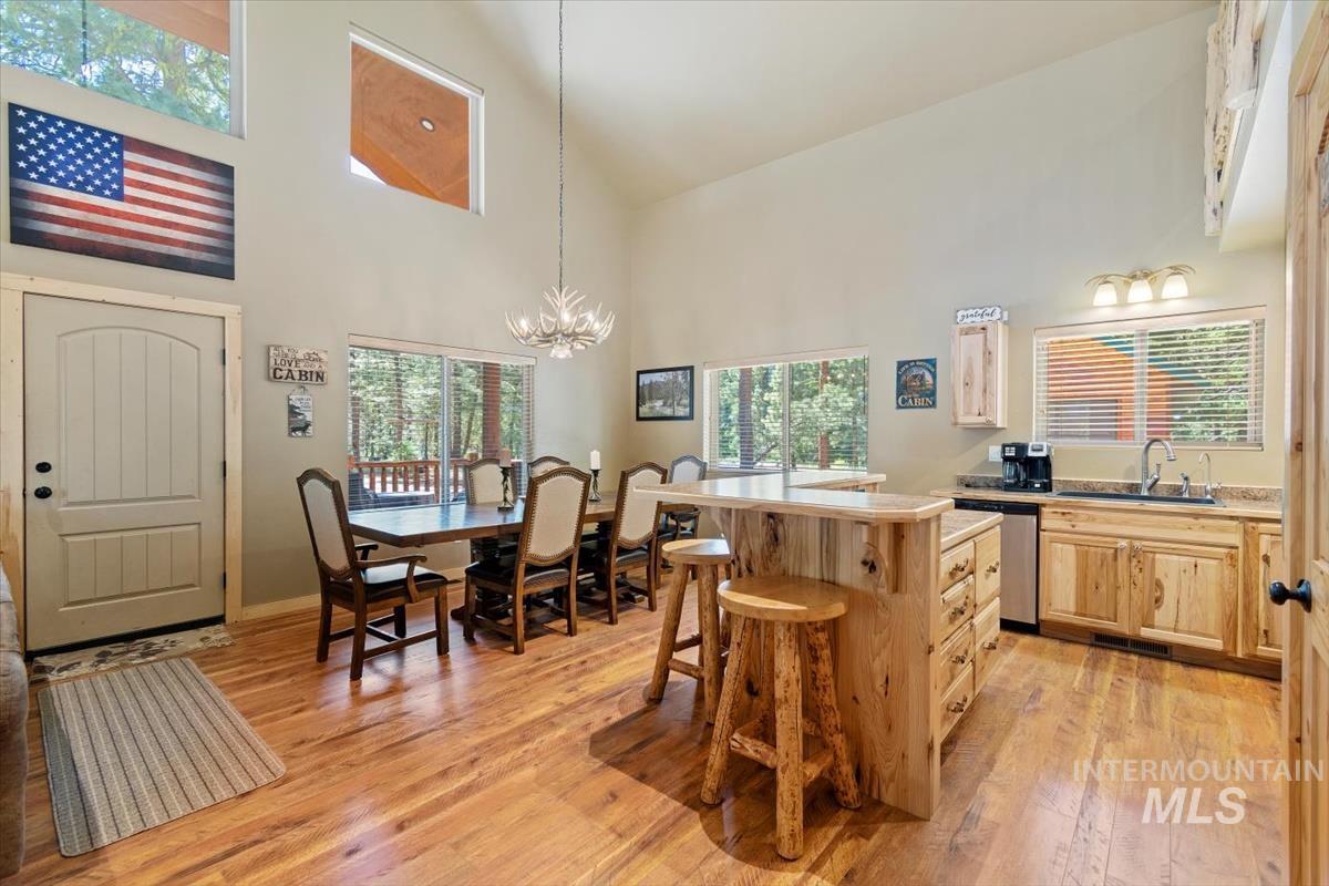 4125 N Diamond Bar Place