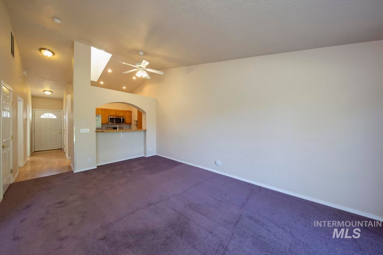 126 E Waterbury Lane