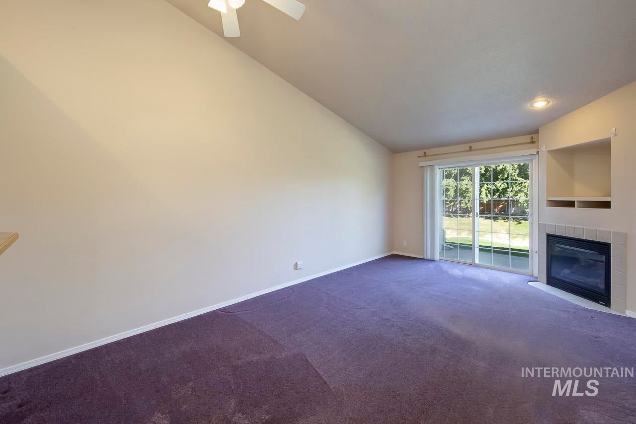 126 E Waterbury Lane