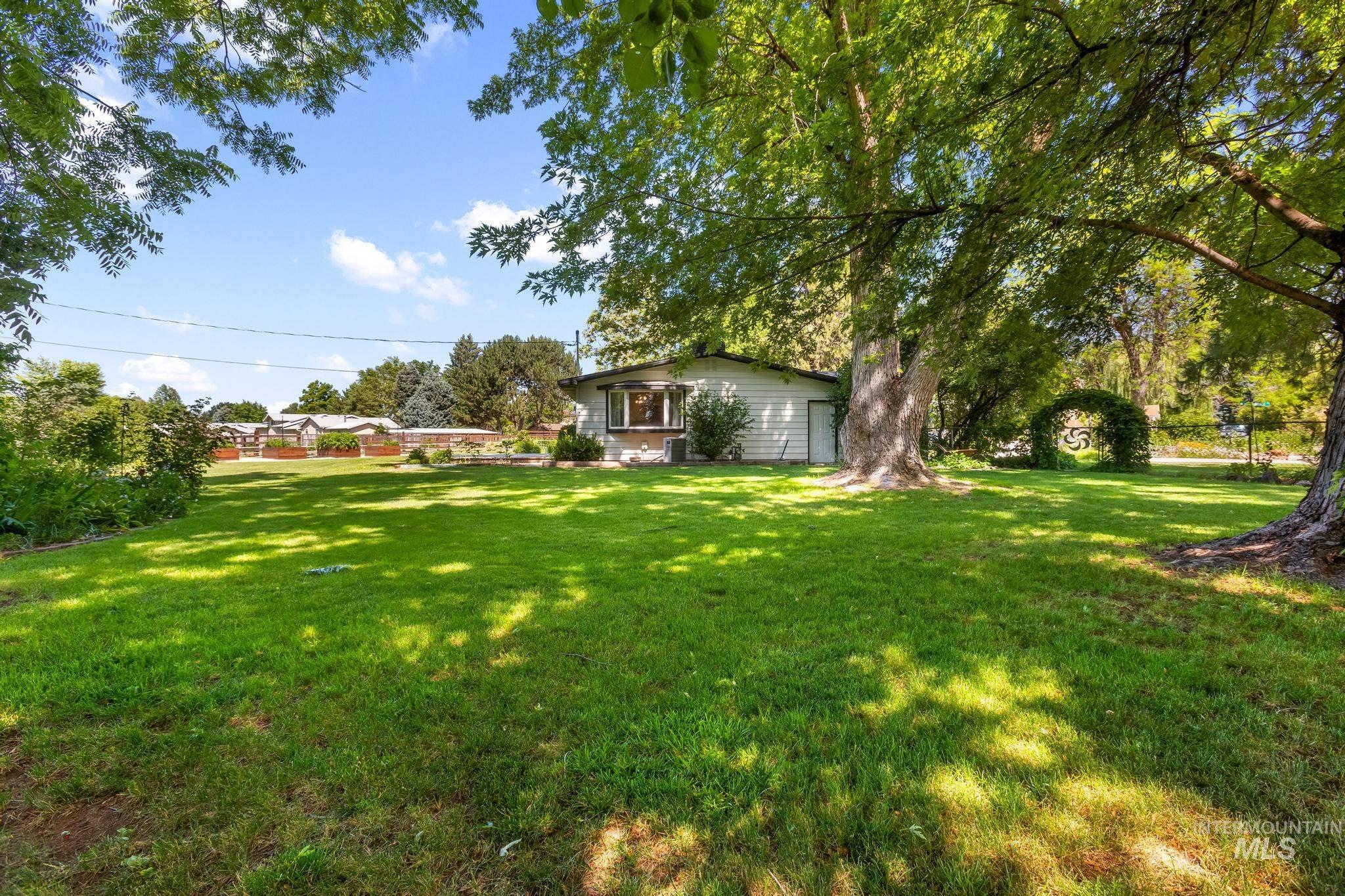 10875 W Hollandale Dr