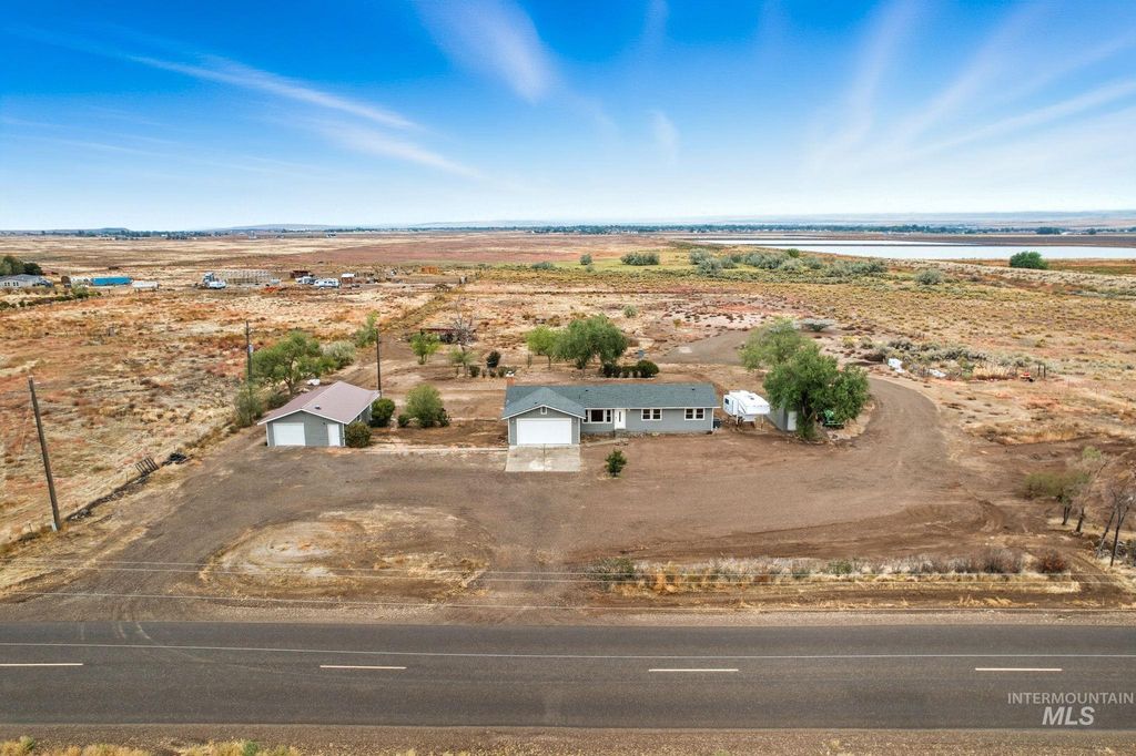 Photo of 1322 SW Hamilton Road, Mountain Home, ID 83647 (MLS # 98963884)