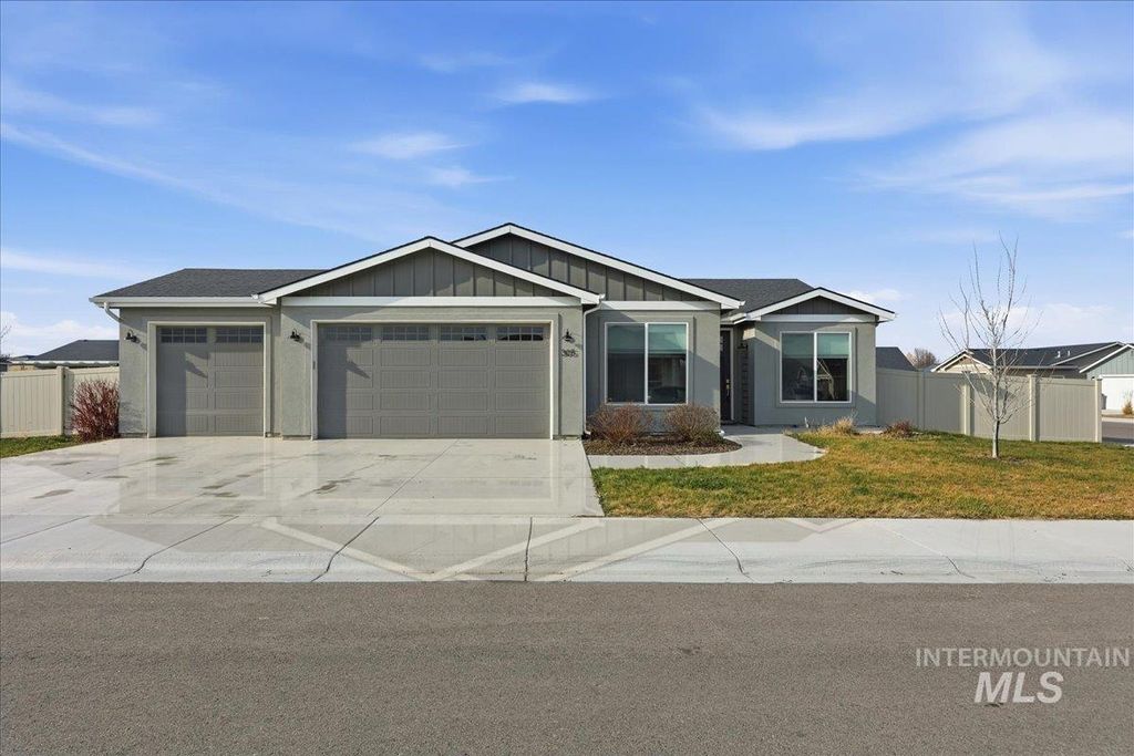 Photo of 305 Tiffany Rose Way, Wilder, ID 83676 (MLS # 98973935)