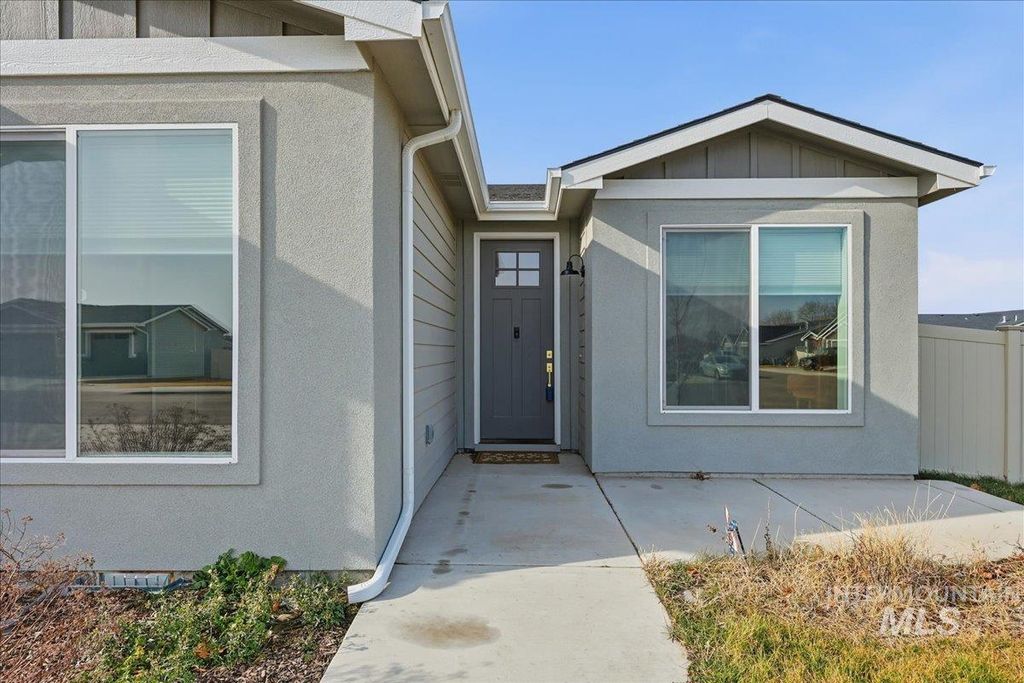 Photo of 305 Tiffany Rose Way, Wilder, ID 83676 (MLS # 98973935)