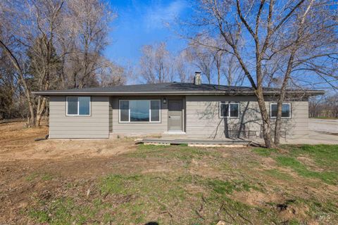 Photo of 29862 Emmett Rd, Caldwell, ID 83607 (MLS # 98979080)