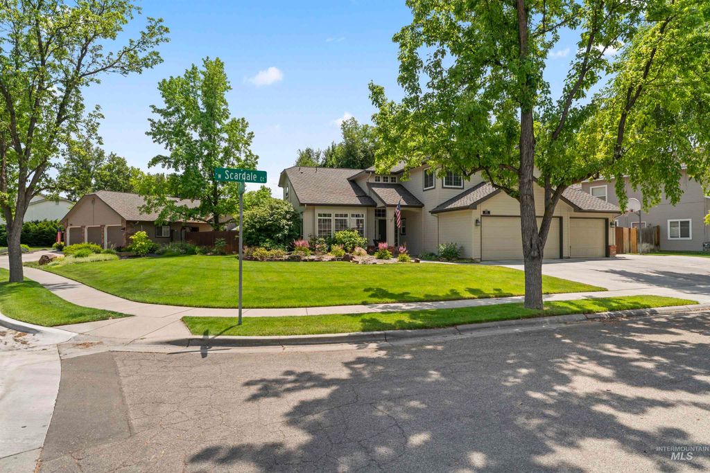 Photo of 8007 W Scardale Ct, Boise, ID 83704 (MLS # 98966506)