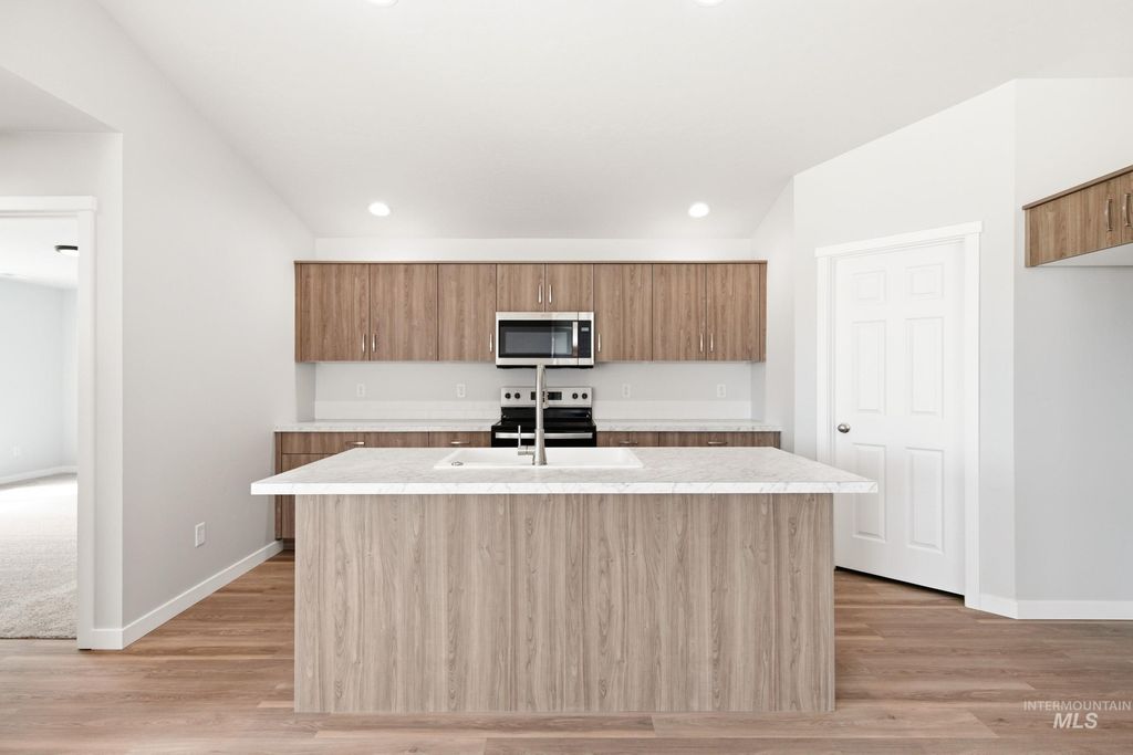 Photo of 3589 E Jamestown Dr, Nampa, ID 83686 (MLS # 98981621)