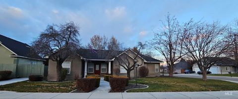 Photo of 502 Crosspoint Ave, Nampa, ID 83686 (MLS # 98970689)
